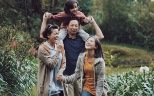 Hadirkan Ringgo-Nirina Zubir, Intip Teaser Perdana 'Keluarga Cemara'