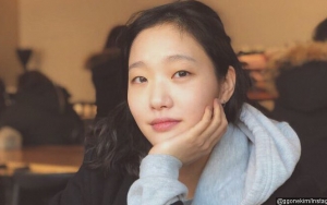 Hadiri Acara Fashion Ternama, Kim Go Eun Tampil Makin Dewasa