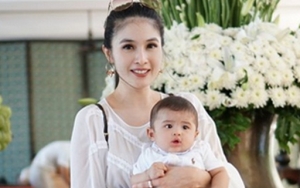 Unggah Foto Lucu Ini, Sandra Dewi Malah Bingung Raphael Mirip Siapa?