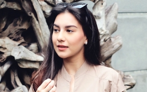 Tampil Beda Pakai Kacamata, Irish Bella Dipuji Makin Cantik