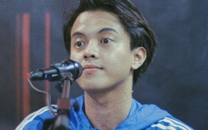 'Sandaran' di Bahu Penggemar, Bisma SMASH Bikin Netter Histeris