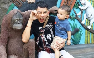 Kompak Berpose, Fandy Christian dan Sang Anak Bikin Netter Gemas