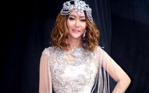 Inul Daratista Lentur Saat Foto Yoga, Netter Dibuat Takjub