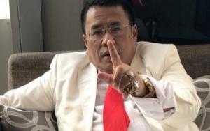 Hotman Paris Pensiun Jadi Perokok Usai Idap Penyakit Misterius