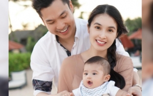 Tidur Bareng Sang Anak, Suami Sandra Dewi Bikin Netter Salah Fokus
