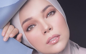 Dewi Sandra Sesalkan Aksi Teror Bom di Surabaya