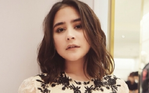 Selfie Pakai Mukena Disindir Pamer Ibadah, Prilly Latuconsina Dibela Netter