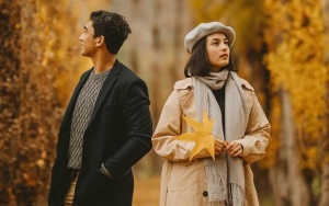 Foto di Salju Bareng Kekasih, Chelsea Islan Tulis Pesan Romantis 