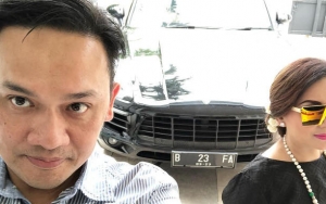 Tetap Akrab Meski Bercerai, Farhat Abbas Pamer Selfie Bareng Nia Daniati