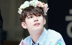 Puisi Romantis yang Ditulis Ong Sung Woo Wanna One Dipuji Netter Habis-Habisan