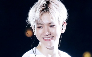Selfie Ganteng Bak Pangeran, Mata Baekhyun Malah Bikin Salfok