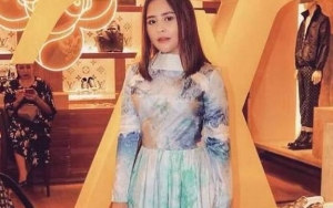 Soal Foto Mukena, Prilly Latuconsina Ogah Ladeni Nyinyiran Netter 