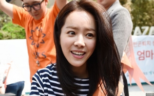 Antusias Syuting Drama Bareng Ji Sung, Gaya Rambut Baru Han Ji Min Jadi Sorotan