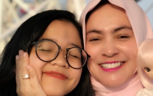 Kompak Banget, Cinta Kuya dan Sang Bunda Sama-Sama Fans Berat BTS