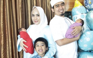 Ada yang Sadar Kamera, Bayi Kembar Ustadz Solmed Bikin Gemas Saking Gantengnya
