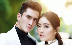 Natasha Wilona 'Sembunyi' dalam Jas Verrell, Posenya Dikritik Mirip Yoona-Ji Chang Wook 'K2'