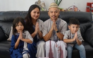Punya Anak Super Ganteng, Wendi Cagur Beber Rahasia Ketampanan Putranya