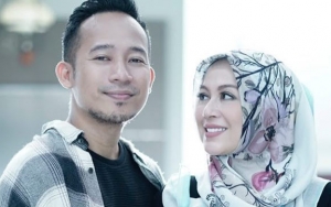Dilanda Rindu Saat Buka Puasa Sendiri, Istri Denny Cagur Tulis Pesan Manis Ini