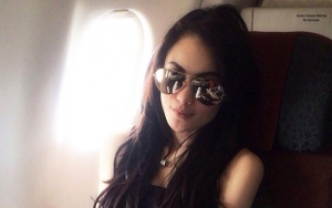 Tak Ditemani Faisal, Jennifer Dunn Cuma Tertawa dan Salah Tingkah