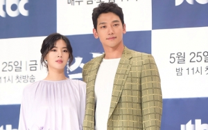 Rain - Lee Sun Bin Pose Cinta di Jumpa Pers 'Sketch', Netter: Kim Tae Hee Gak Akan Cemburu