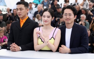 Bertabur Bintang, Yoo Ah In Hingga Steven Yeun Tampil Ceria di Festival Film Cannes