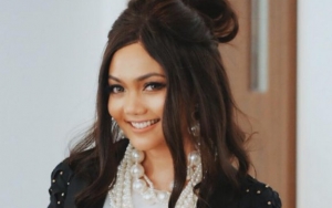 Unggah Deretan Foto Hitam dan Kunci Kolom Komentar, Rina Nose Lelah Dinyinyiri Netter?