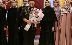 Ivan Gunawan Luncurkan Koleksi Baru Busana Muslim Rancangannya