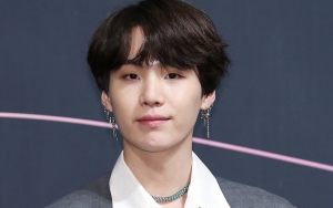Terlihat Tak Sehat, Fans Kompak Beri Semangat Suga BTS Lewat MedSos
