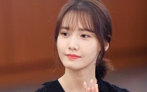 Sapa Fans Saat Ultah, Yoona Tebar Senyum Ceria di Foto Ini