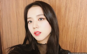 Umbar Abs Seksi, Jisoo Black Pink Sukses Bikin Iri Fangirl