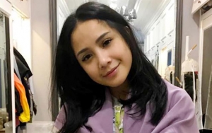 Nagita Slavina Pose Gandeng Rafathar dan Gempita, Netter Langsung Berimajinasi