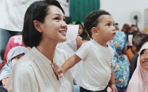 Ajak Sang Putra Kunjungi Panti Jompo, Andien Bikin Netter Salut
