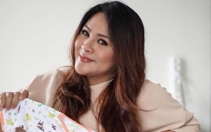 Hamil Tua, Audy Item Dipuji Netter Makin Cantik Pakai Kerudung