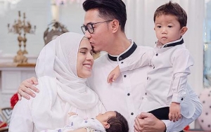 Nycta Gina Unggah Foto 'Kesayangan', Bulu Mata Sang Putra Curi Perhatian Netter