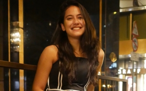 Pevita Pearce Pamer Latihan Yoga, Pandangan Sang Instruktur Bikin Netter Salfok