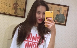 Santai Pamer Paha di Bandara, Sunmi Lagi-Lagi Tuai Komentar Nyinyir