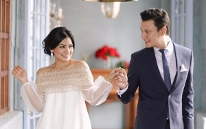Tepis Gosip Miring, Titi Kamal Rayakan 19 Tahun Bersama Christian Sugiono