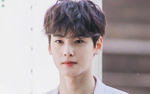 Wajah Ganteng Cha Eunwoo Astro Saat Lakukan Ice Bucket Challenge Bikin Netter Meleleh