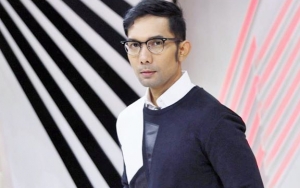 Bikin Tren Rambut Unik Ala Ayam, Indra Herlambang Malah Disebut Mirip Adam Levine