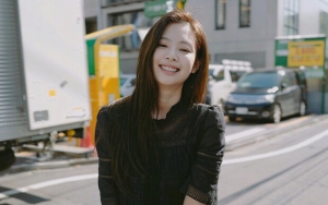 Tampil Elegan Hadiri Acara di Paris, Jennie Black Pink Bikin Netter Kesengsem