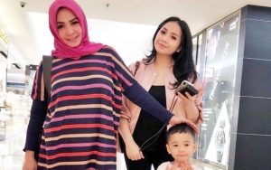 Suapi Rafathar Es Krim Saat Tidur, Nagita Slavina Kena Omel Sang Ibu