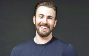 Ulang Tahun, Sang Adik Bagikan Foto-Foto Menggemaskan Masa Kecil Chris Evans