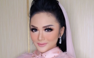 Biasa Menor dan Pakai Bedak 7 Lapis, Krisdayanti Tampil Beda Bagai Barbie