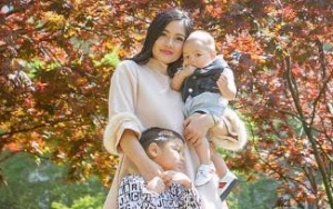 Lucu Banget, Putra Sulung Titi Kamal Malah Sungkem ke Sang Adik