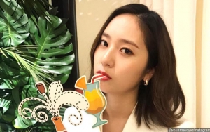 Tampil di Acara Fashion, Krystal Dipuji Cantik dengan Rambut Panjang