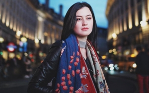 Tampil Berhijab dan Tunjukkan Foto Masa Kecil, Kimberly Rider Dipuji Cantik dari Lahir