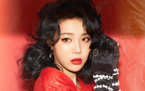 Tampil Bak Boneka Merah di 'Show Champion', Lagu Yubin Eks Wonder Girl Dipuji