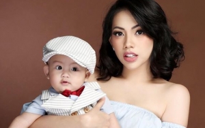 Baru Punya Dua Gigi, Pose Meringis Putra Kezia Karamoy Bikin Netter Gemas