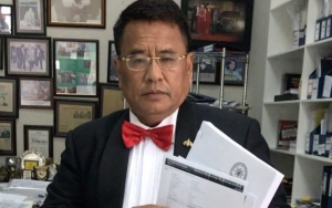 Dicibir Doyan Foto Bareng Wanita Cantik, Hotman Paris Hutapea Sanggah Lewat Unggahan Ini