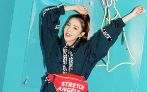 Pamer Gaya Ini Saat Hadiri Paris Fashion Week, Dara Dipuji Awet Muda